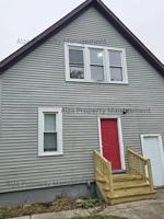 featured image of 1639 Victoria Ave