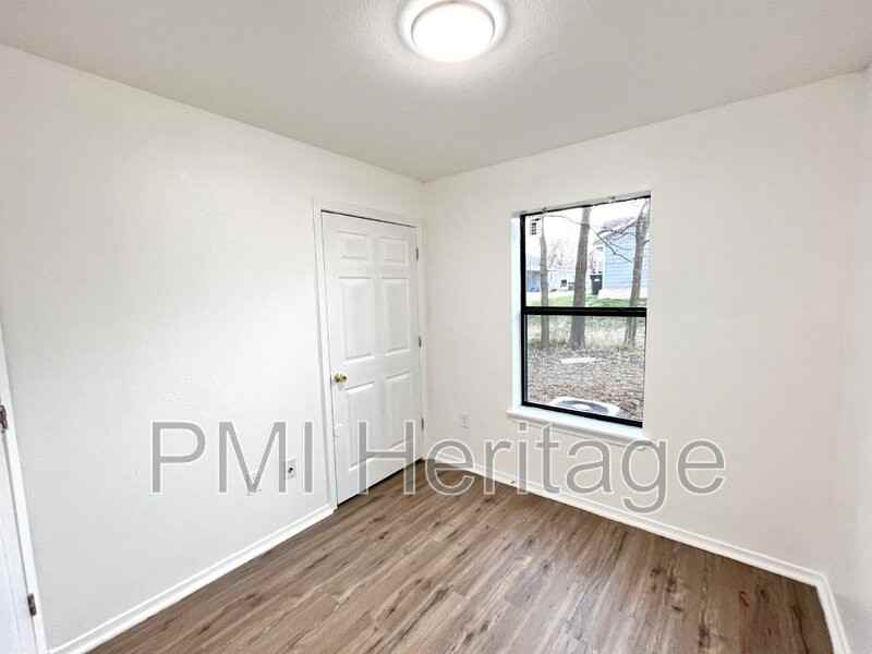 606 Virginia St #103 - Photo 4 of 11