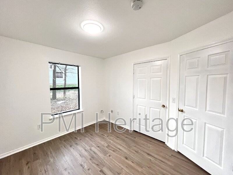 606 Virginia St #103 - Photo 6 of 11