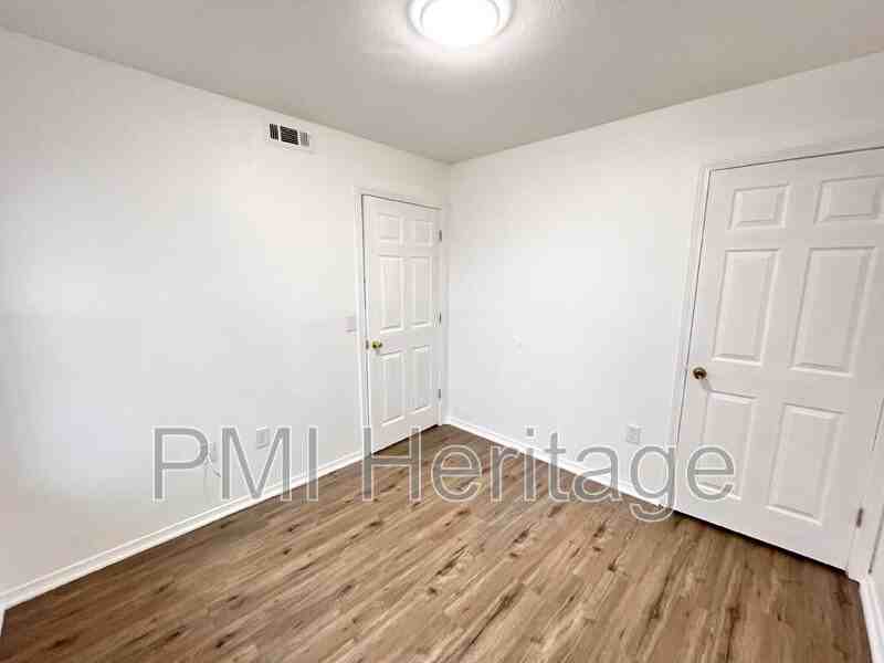 606 Virginia St #103 - Photo 7 of 11