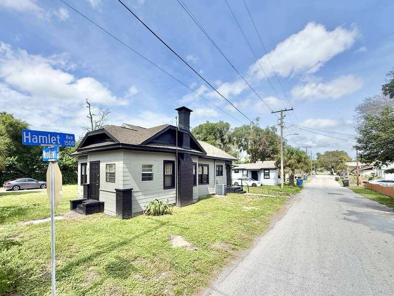 548 Woodlawn St - Photo 4 of 48