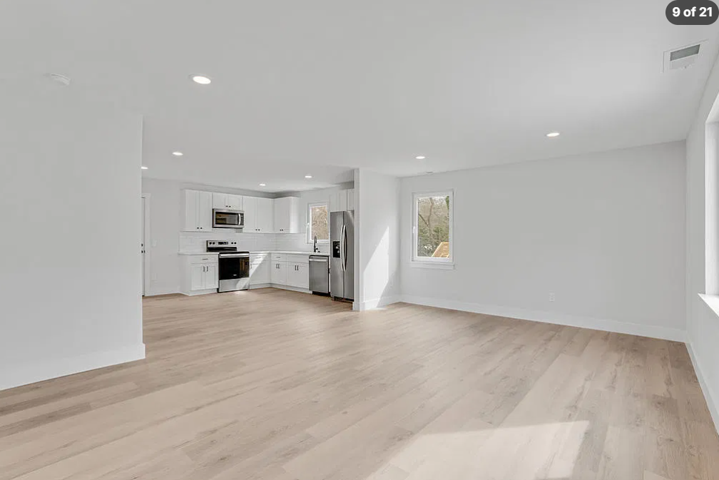 1618 Sigmon St - Photo 4 of 11