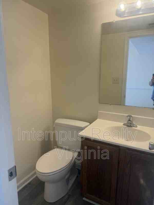 410 Forest Ct - Photo 6 of 12