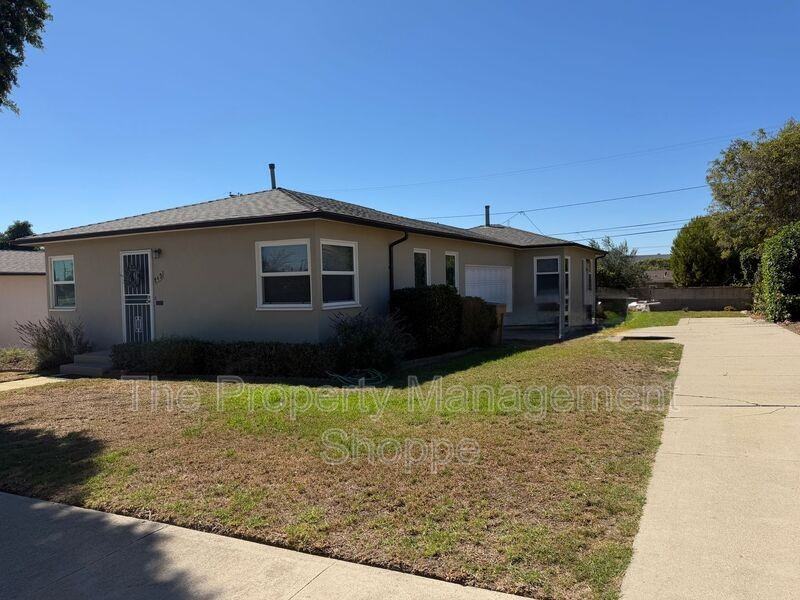 245 Lynn Dr - Photo 2 of 12