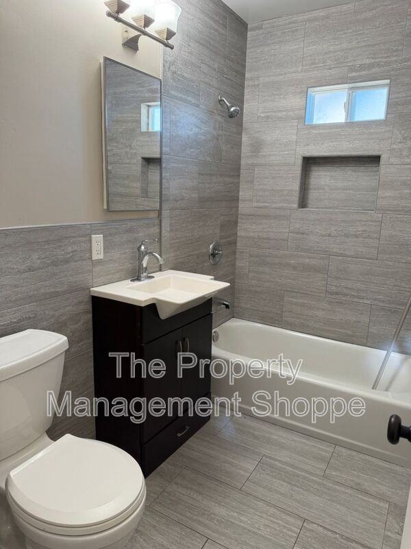 245 Lynn Dr - Photo 7 of 12