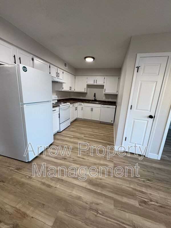 1013 14th St - Photo 3 of 10