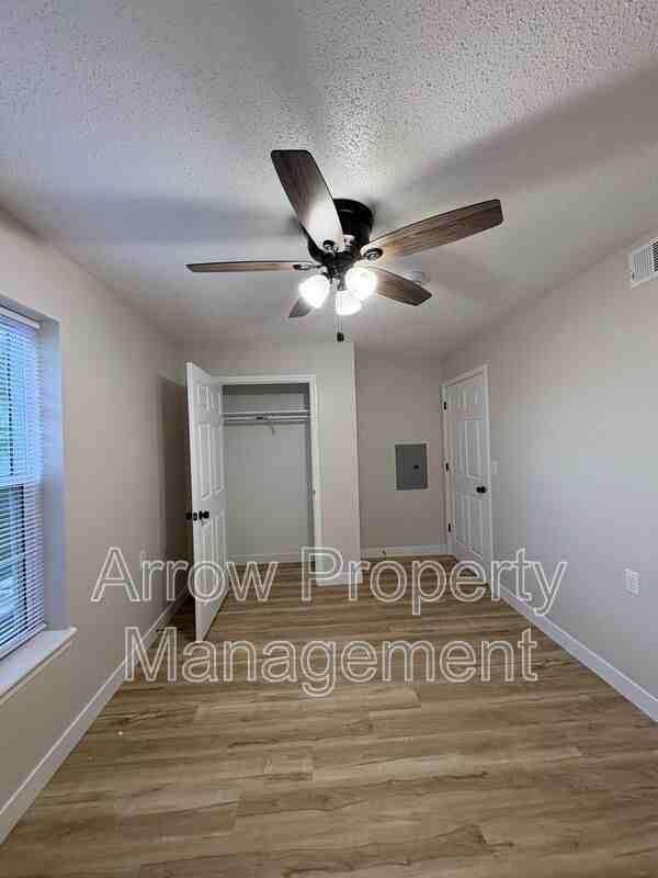 1013 14th St - Photo 4 of 10