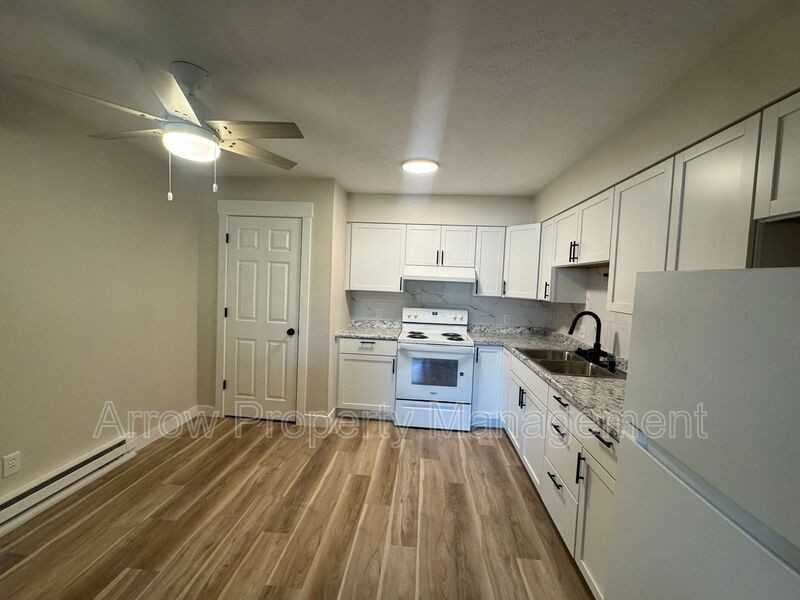 611 S 7th St - Photo 3 of 7