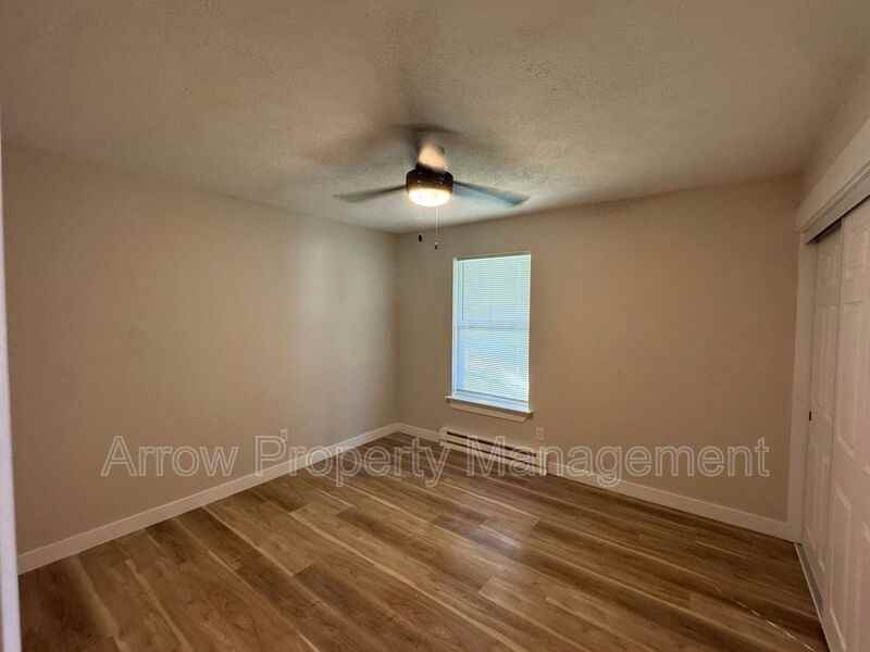 611 S 7th St - Photo 4 of 7