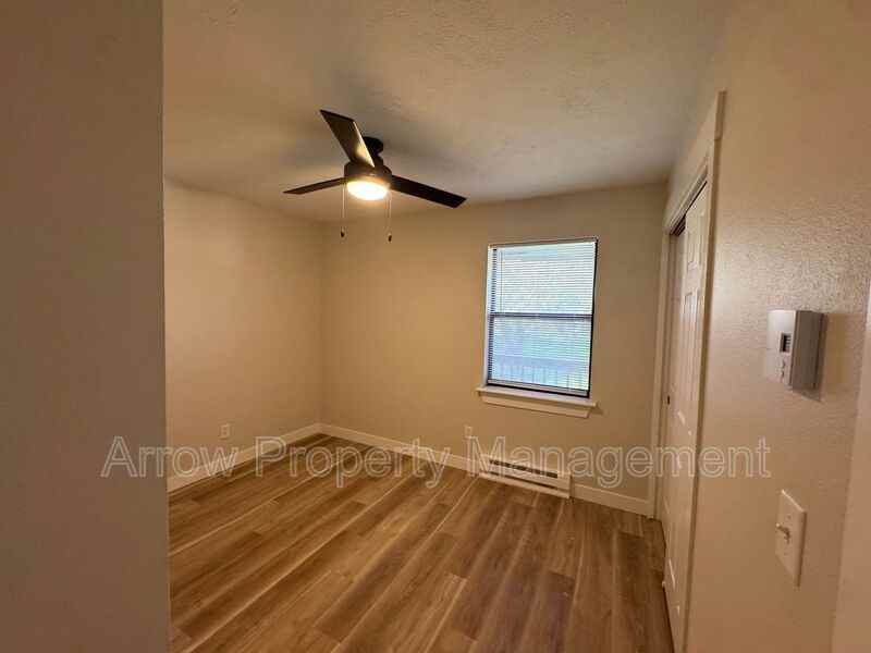 611 S 7th St - Photo 6 of 7
