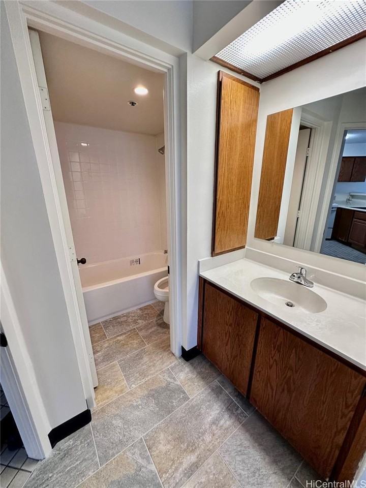 930 Kaheka St #503 - Photo 7 of 13