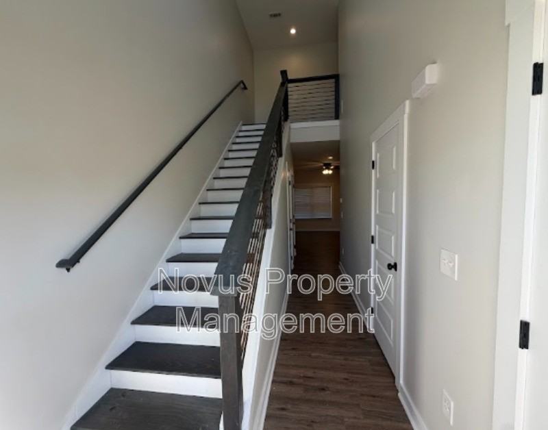 154 Crest Pointe - Photo 2 of 18