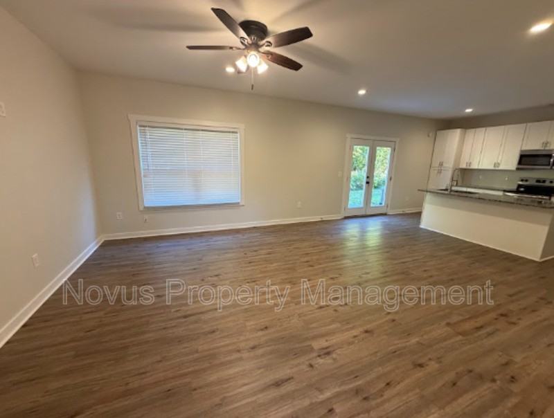 154 Crest Pointe - Photo 4 of 18