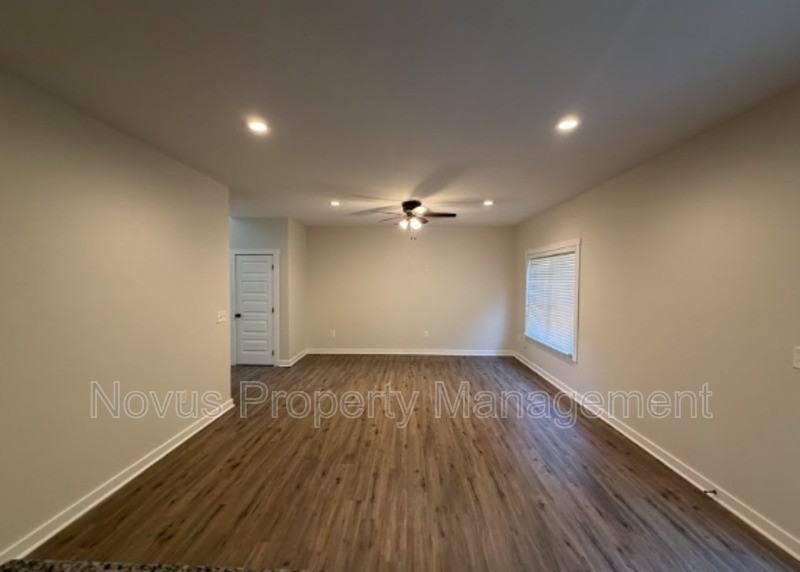 154 Crest Pointe - Photo 5 of 18