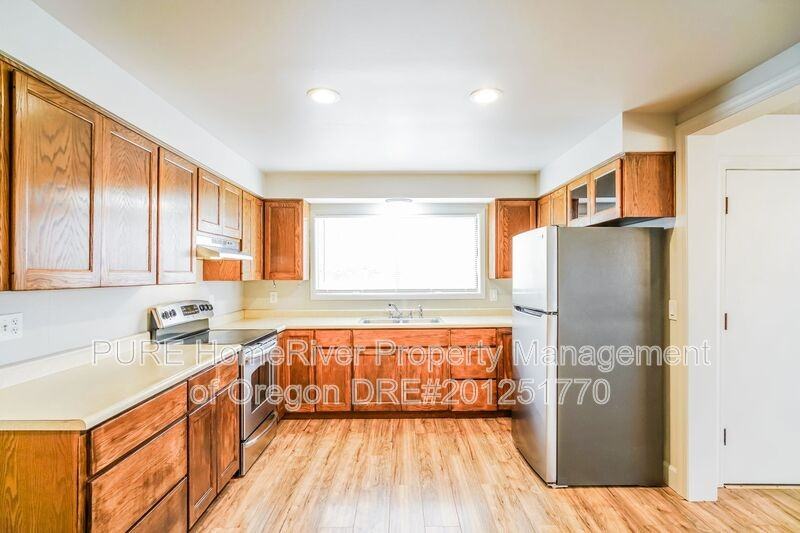 32125 Hinman Rd - Photo 4 of 28