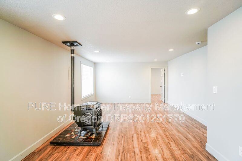 32125 Hinman Rd - Photo 7 of 28