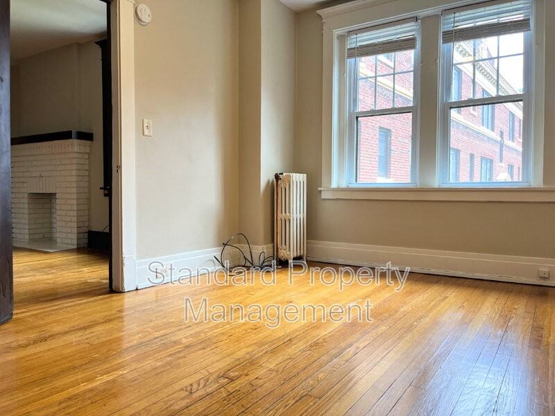 196 Crescent Ave #16D - Photo 3 of 7