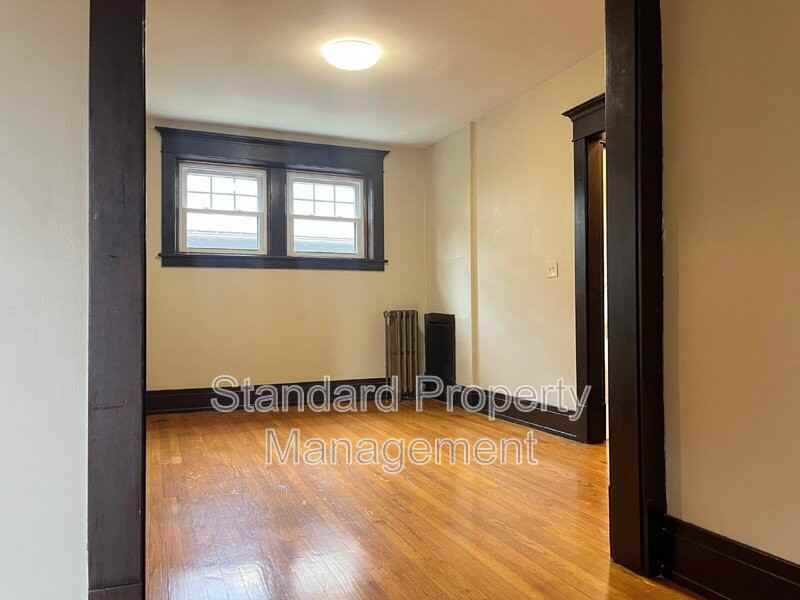196 Crescent Ave #16D - Photo 4 of 7