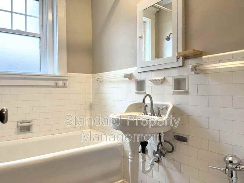 196 Crescent Ave #16D - Photo 7 of 7
