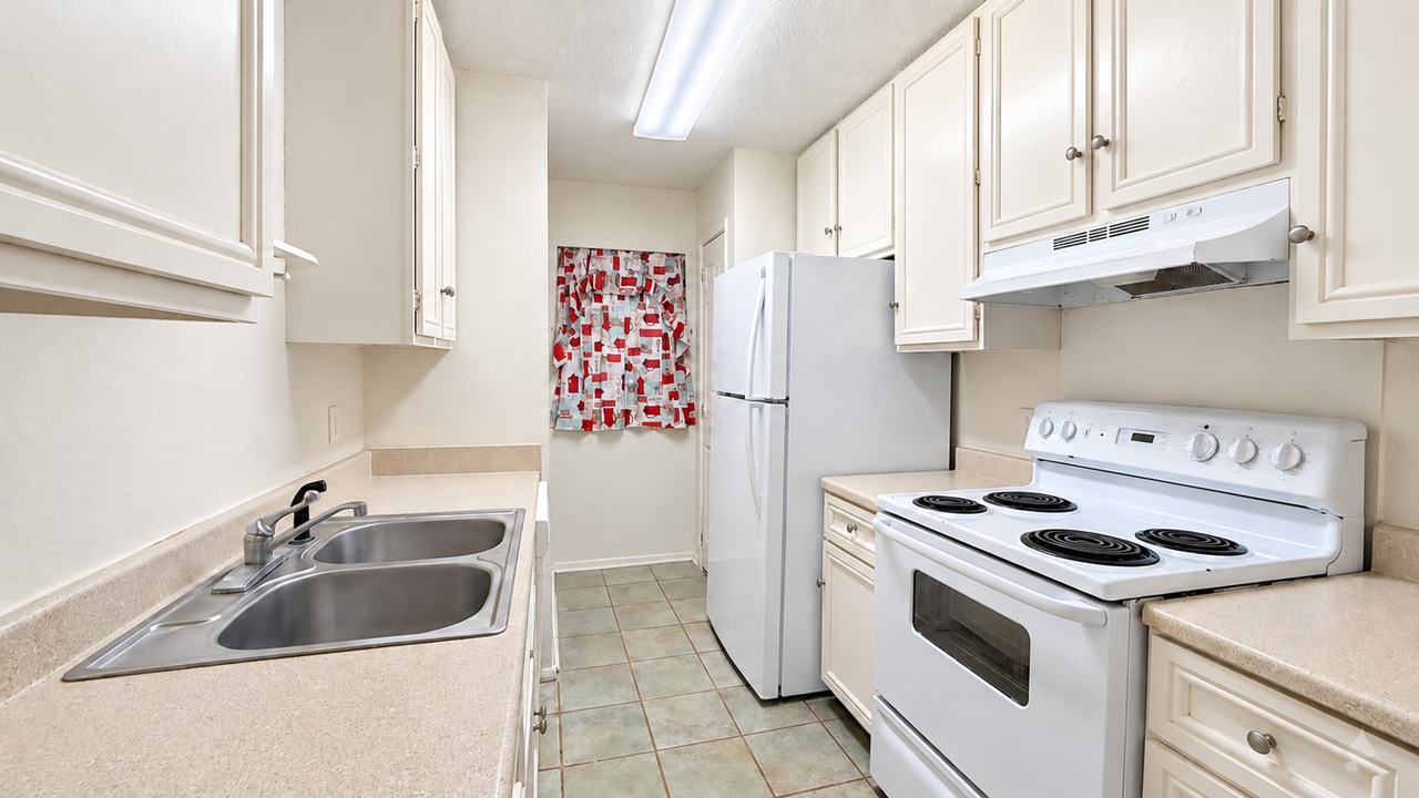 1735 Southland Ct - Photo 6 of 11
