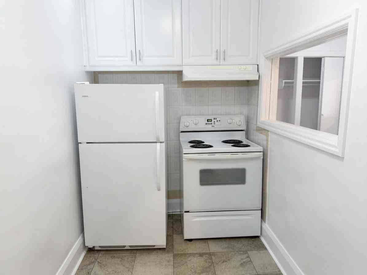 2903 Lake Shore Blvd W #1