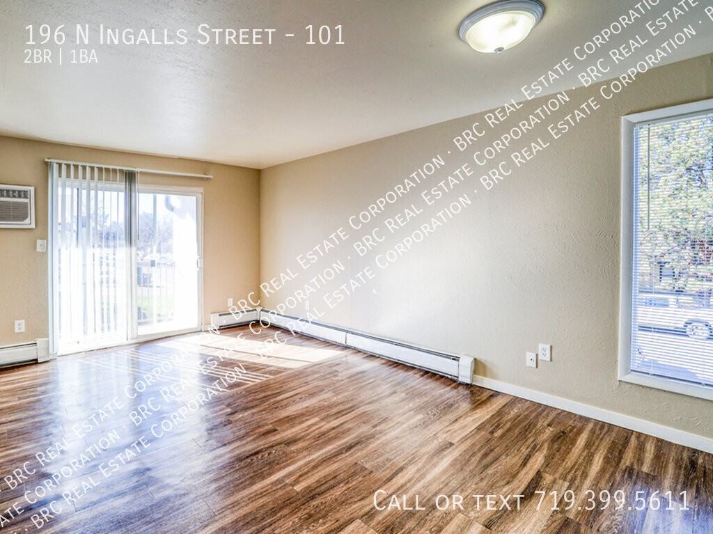 ELK MOUNTAIN APARTMENTS - Photo 2 of 7