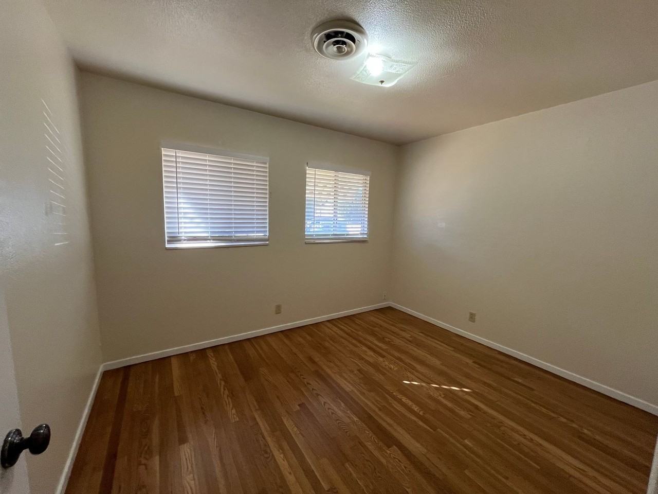 1109 2nd St - Photo 5 of 17