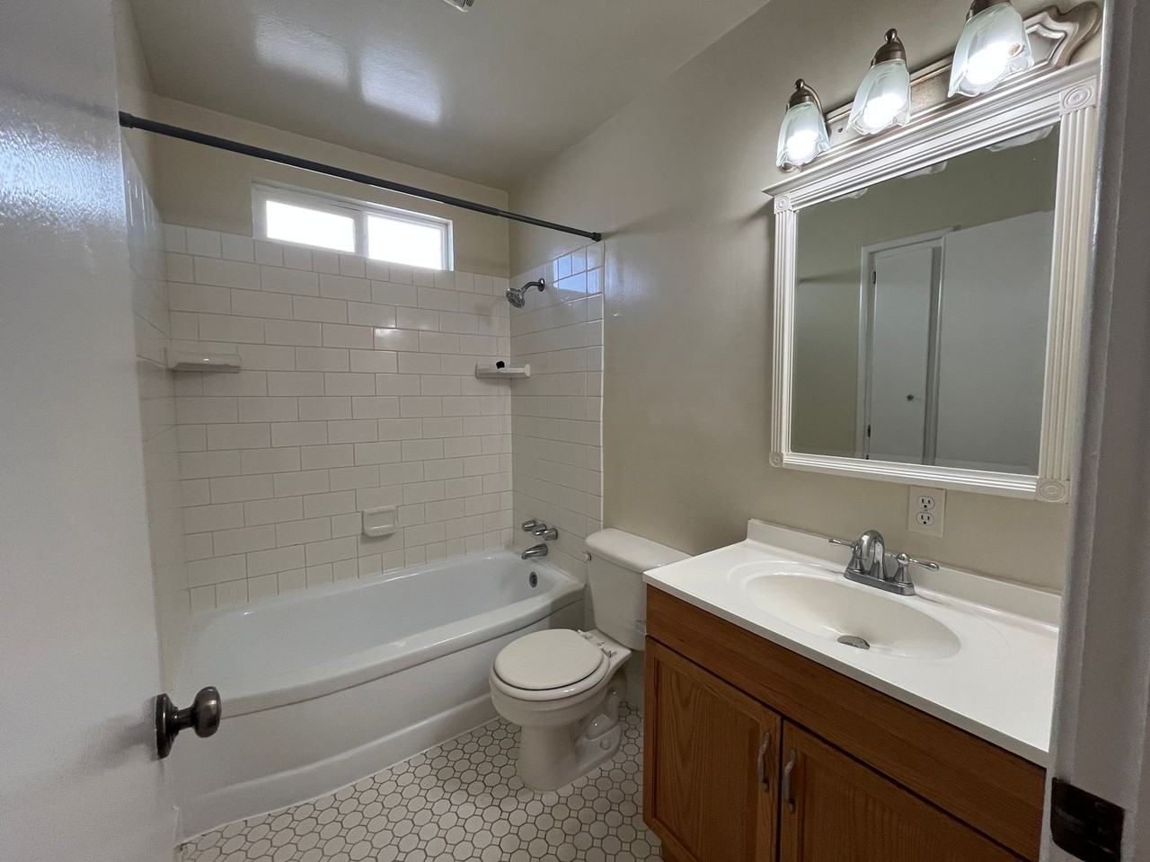 1109 2nd St - Photo 4 of 17