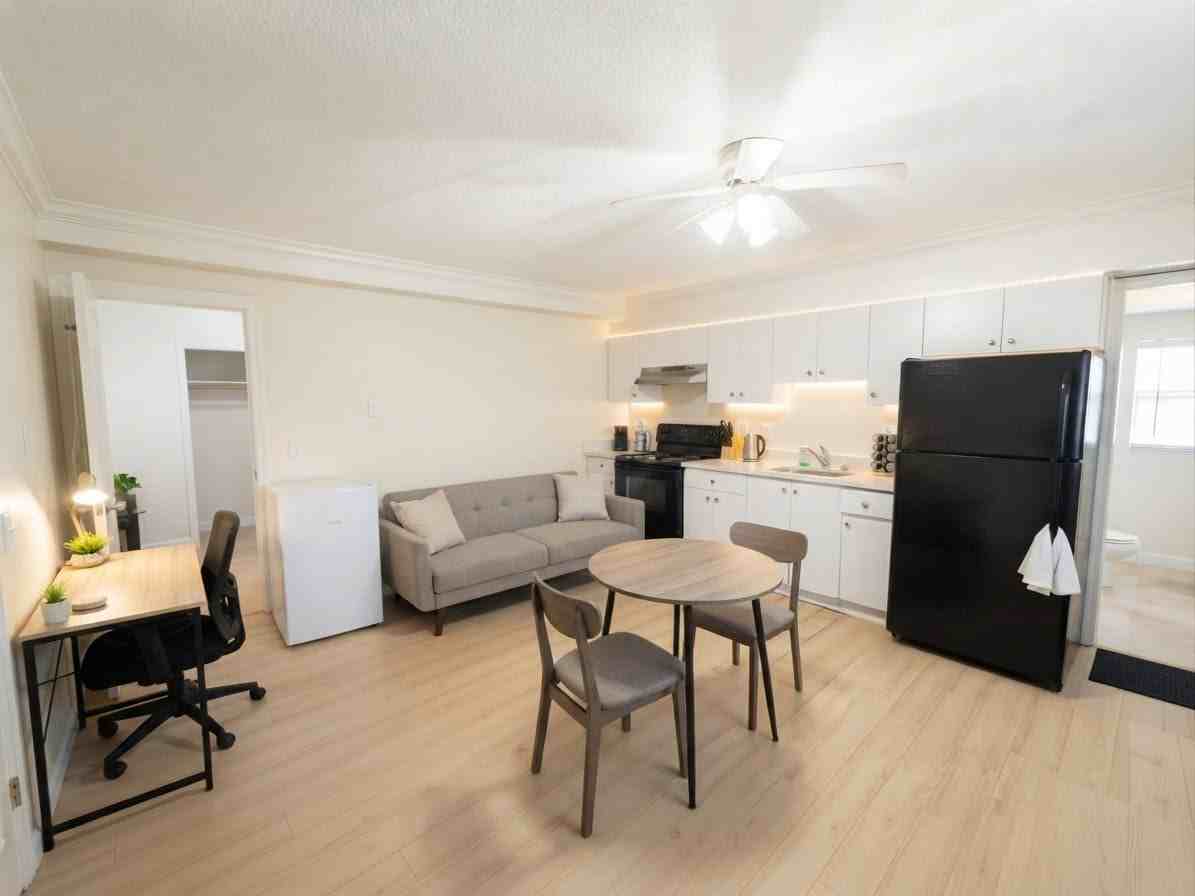 133A St - Photo 3 of 5