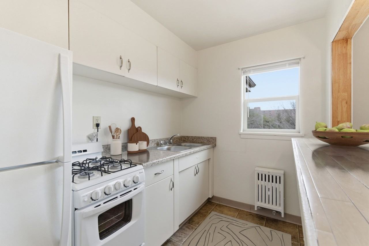 3130 Raleigh Ave - Photo 5 of 6