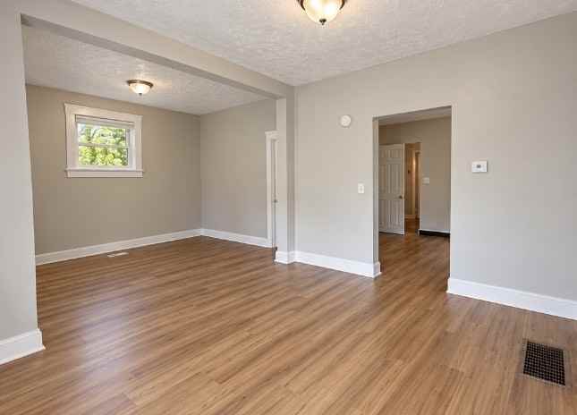 11909 Holborn Ave - Photo 3 of 14
