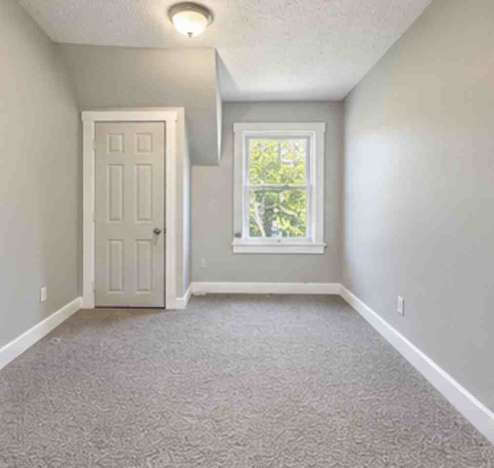 11909 Holborn Ave - Photo 4 of 14
