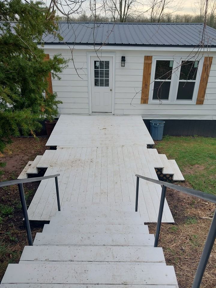 917 Caroline Rd - Photo 2 of 17