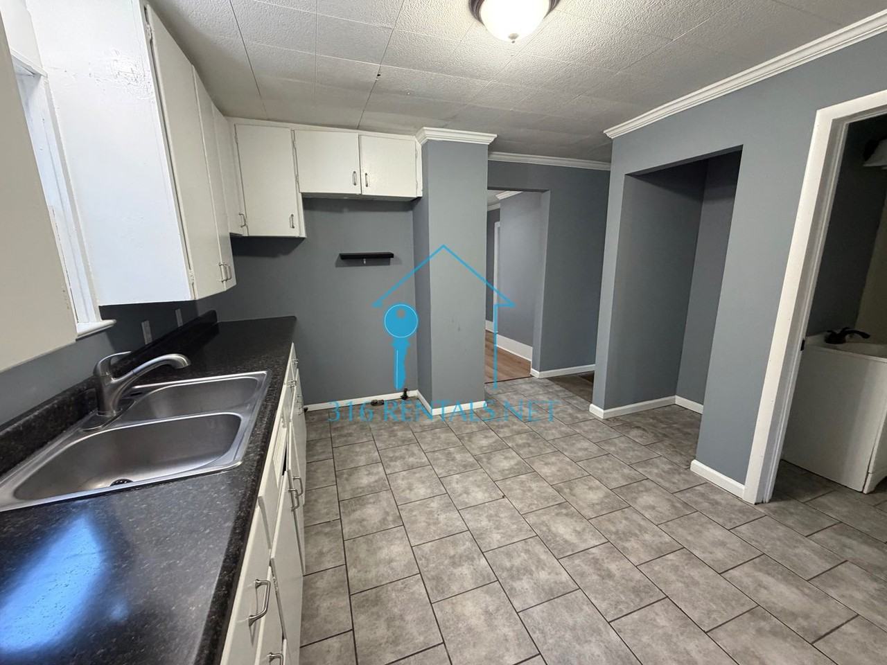 217 E 5th St - Photo 4 of 9