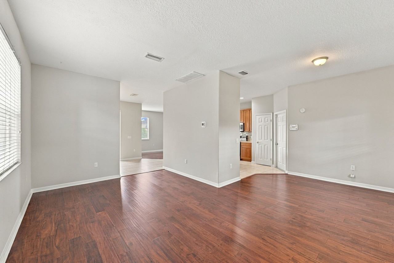 8826 Royal Enclave Blvd - Photo 6 of 49
