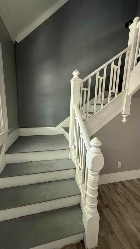 218 E 8th St - Photo 4 of 14