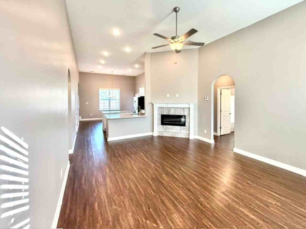 5726 Matthew Dr - Photo 3 of 13