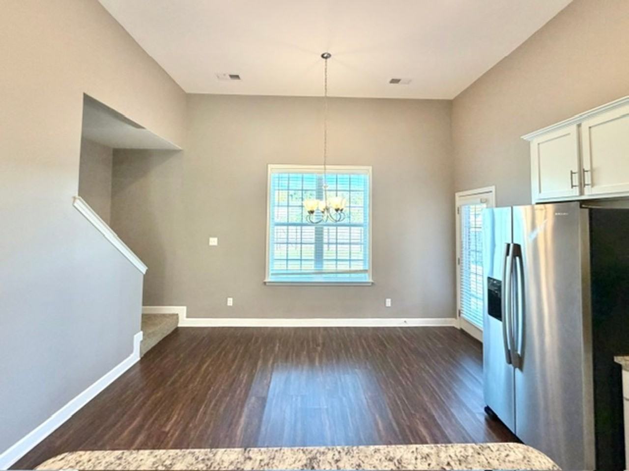 5726 Matthew Dr - Photo 5 of 13
