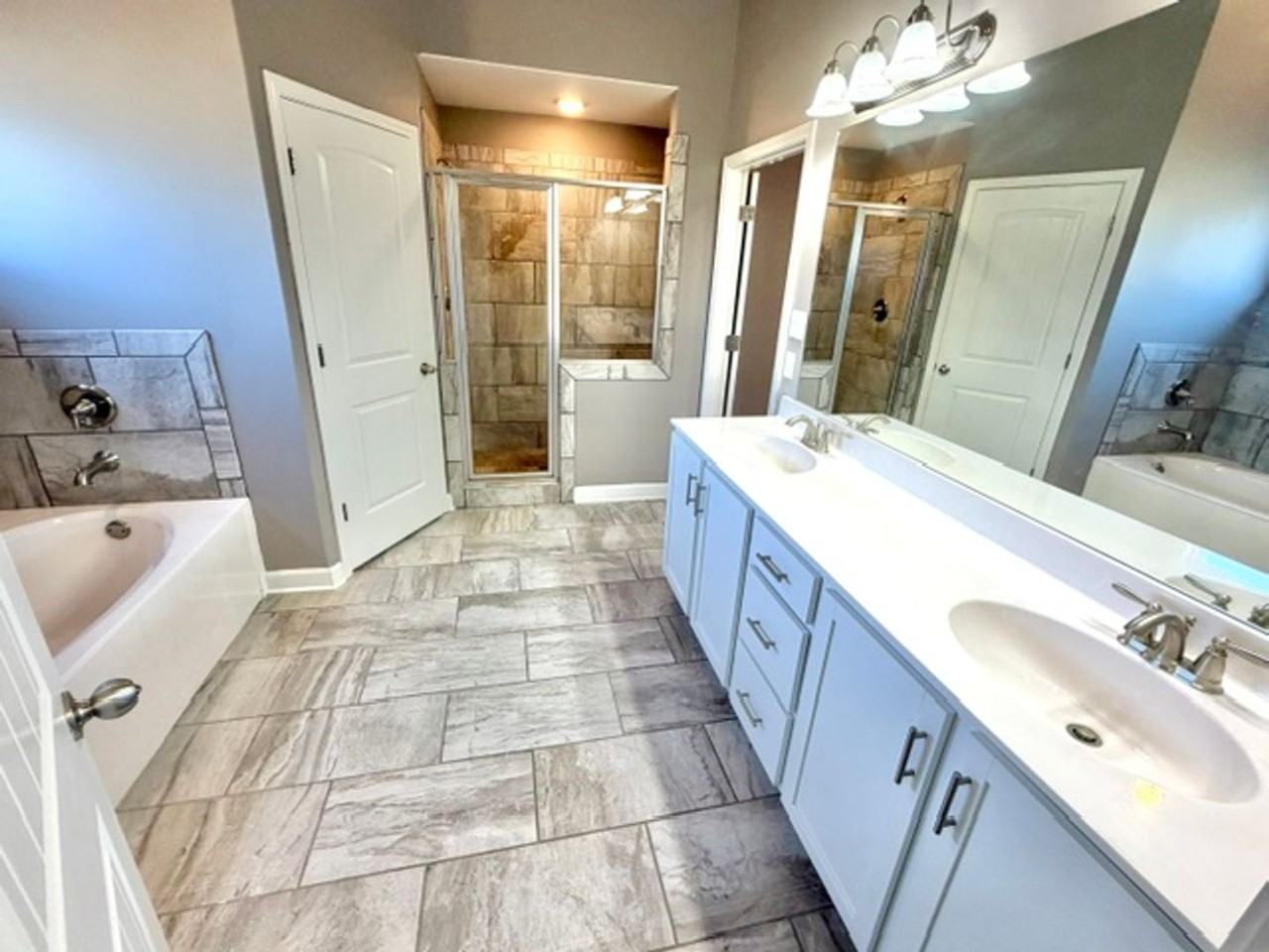 5726 Matthew Dr - Photo 7 of 13