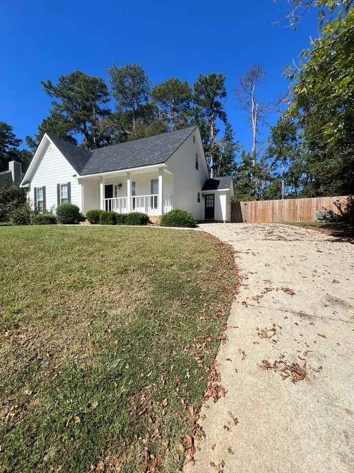 4211 Fairfield Cir - Photo 3 of 40