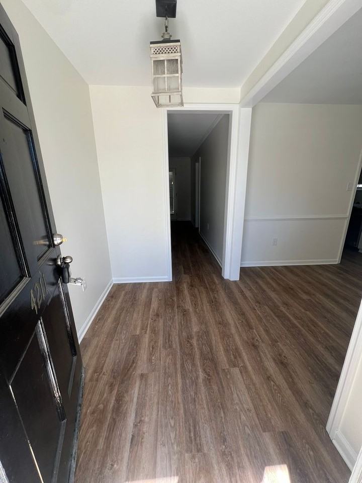 4211 Fairfield Cir - Photo 5 of 40