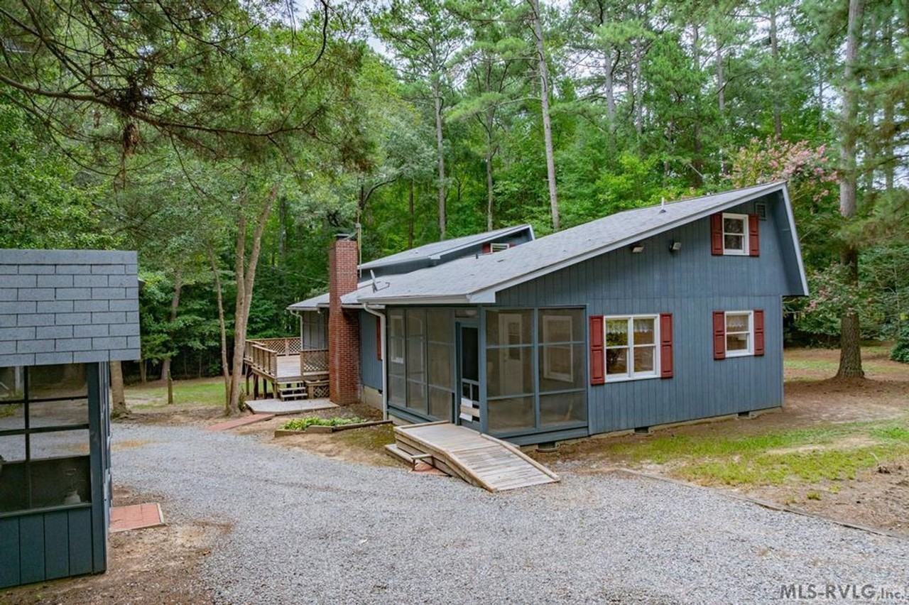 271 Pine Ln - Photo 3 of 22