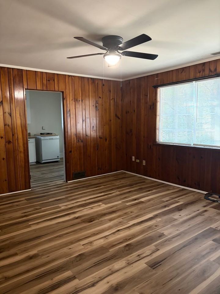 2074 Prince Ave - Photo 3 of 24