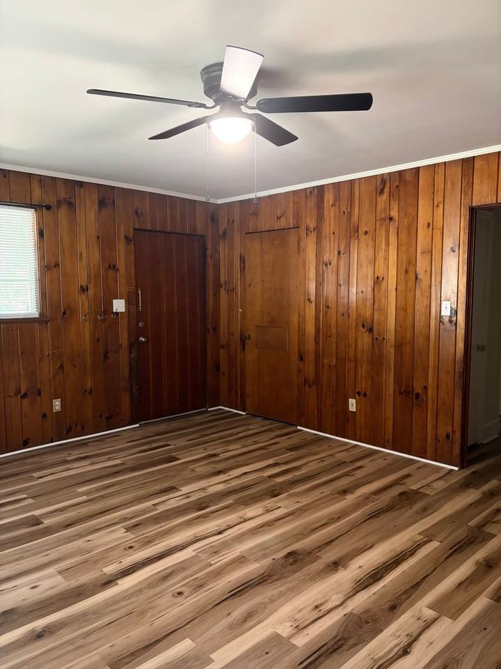 2074 Prince Ave - Photo 4 of 24