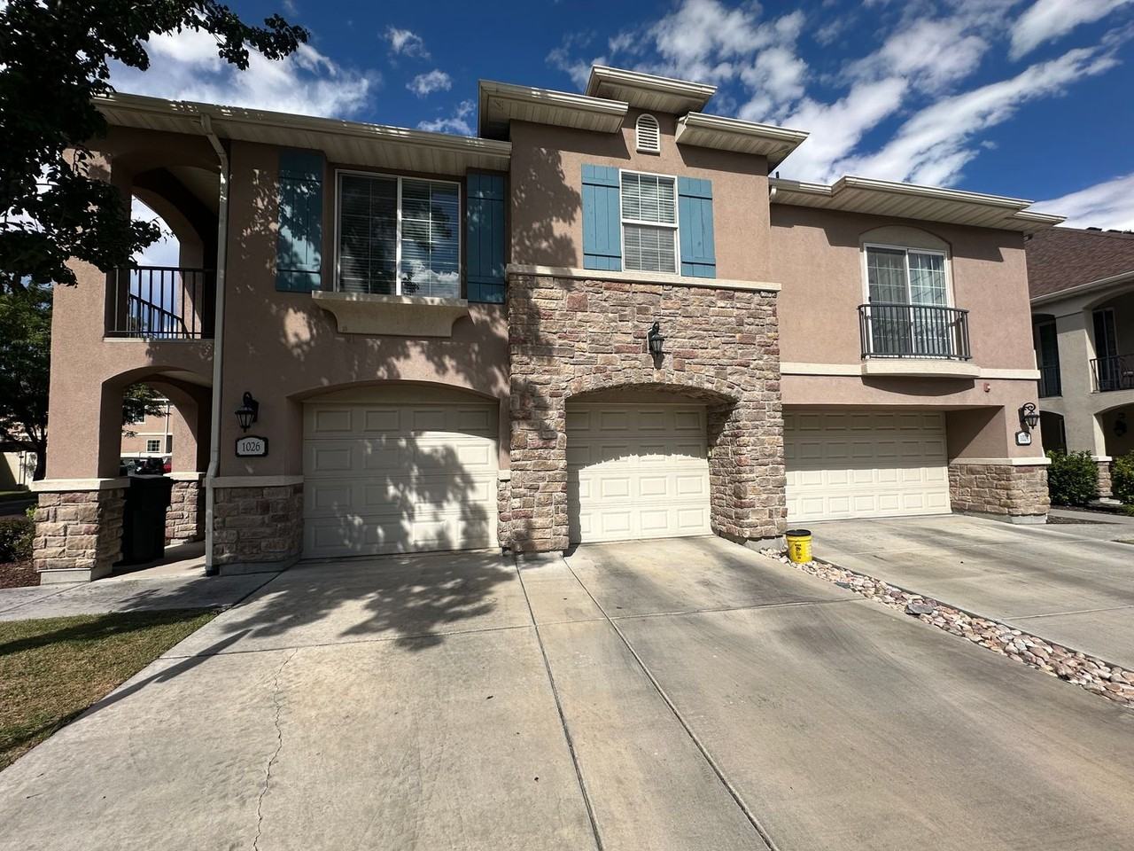 1026 W 70 N - Photo 3 of 36