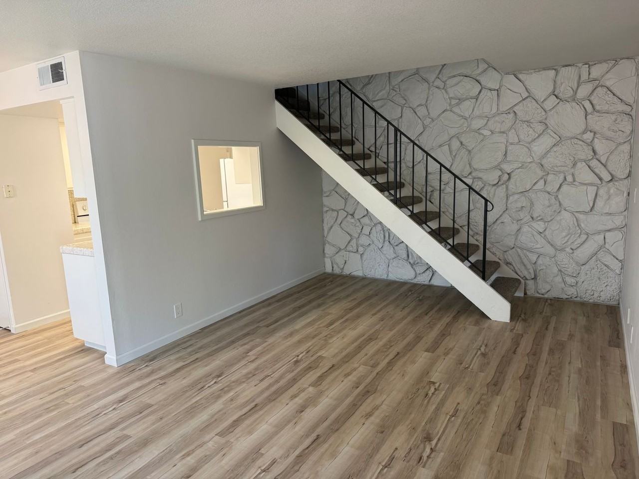 420 Chestnut St - Photo 2 of 10
