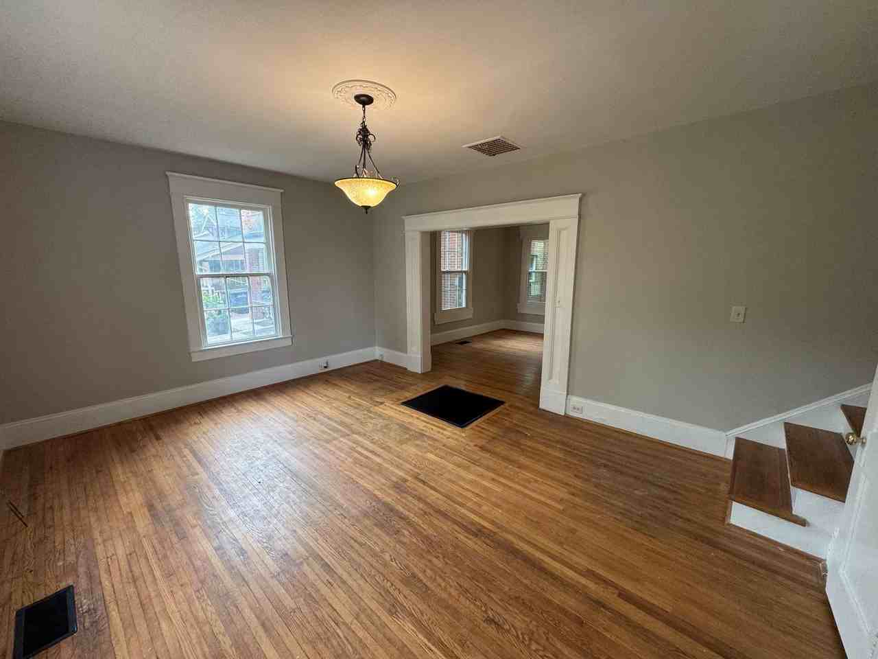 238 E Broad St - Photo 2 of 8