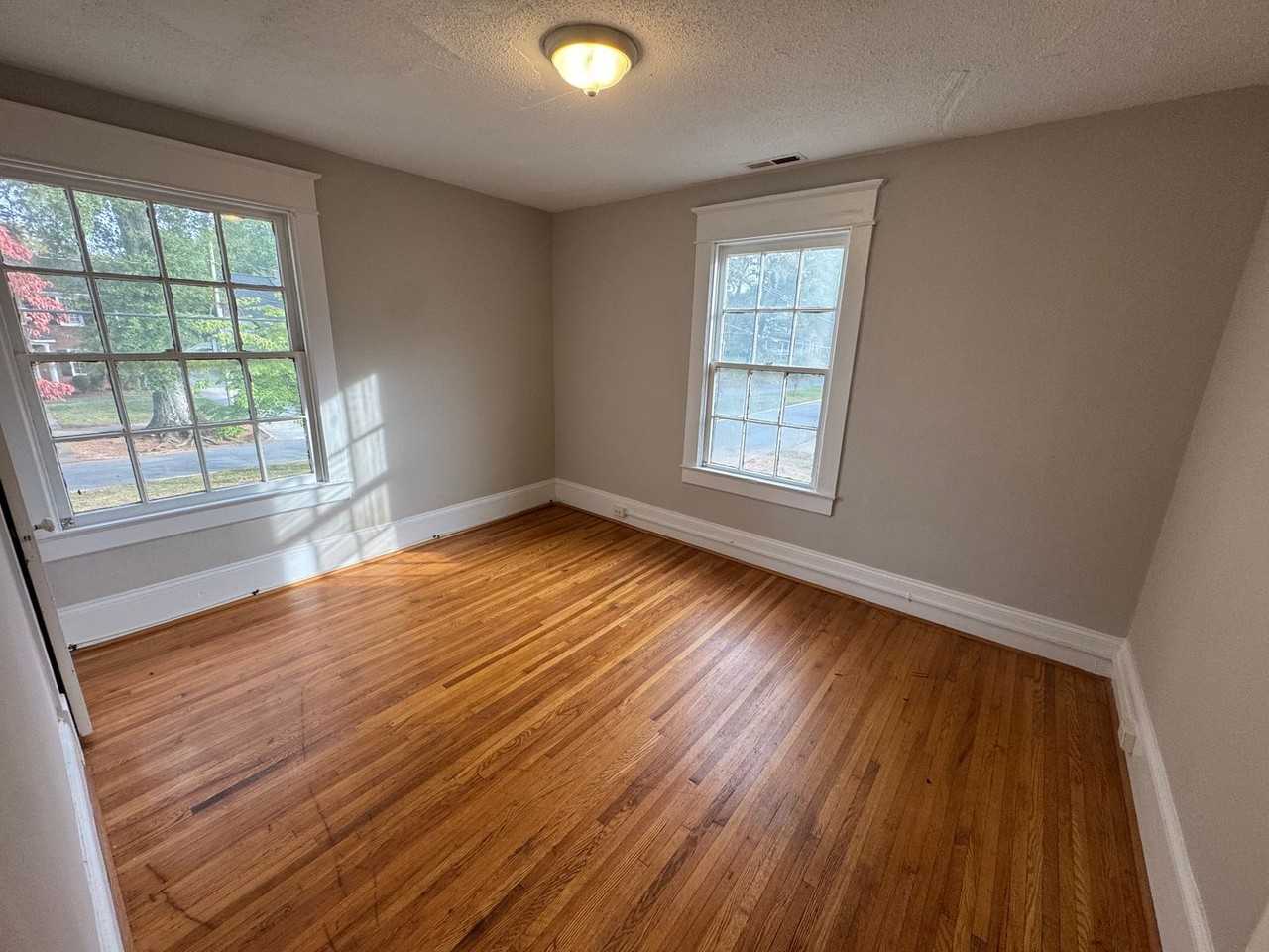 238 E Broad St - Photo 6 of 8