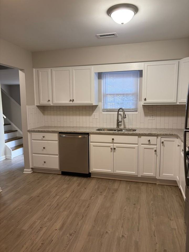 5312 Grovewood Pl - Photo 3 of 20
