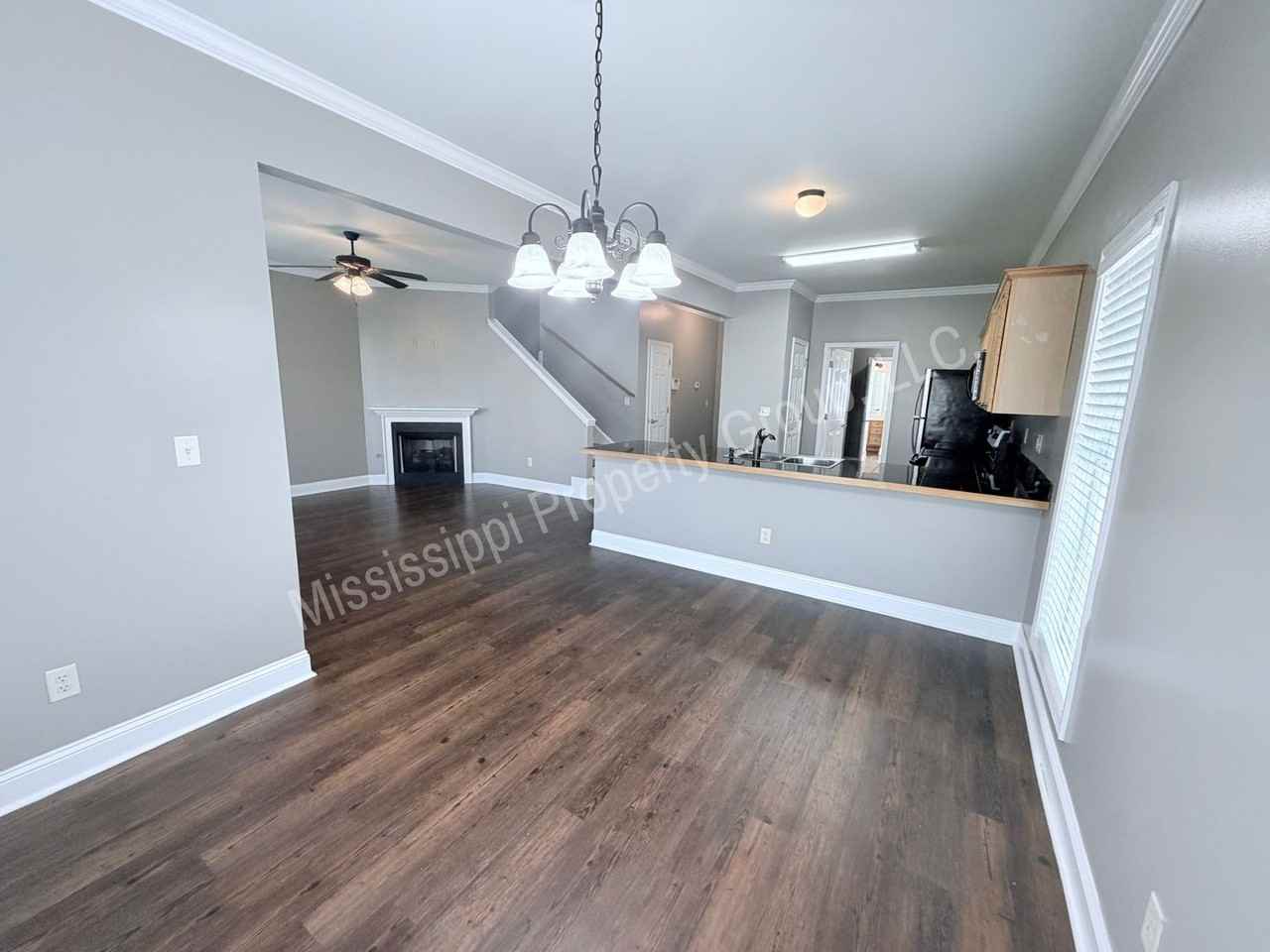 303 Shumard Cv - Photo 6 of 36